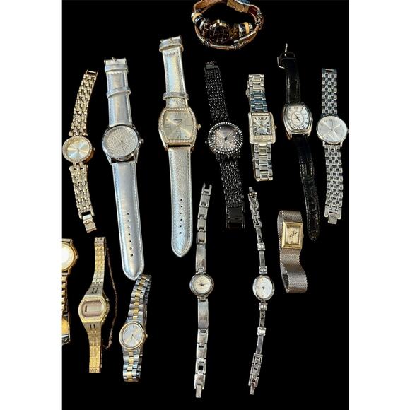 Lot of 22 Wrist Watches Various Brands, Not working (Need Batteries) - Picture 2 of 13